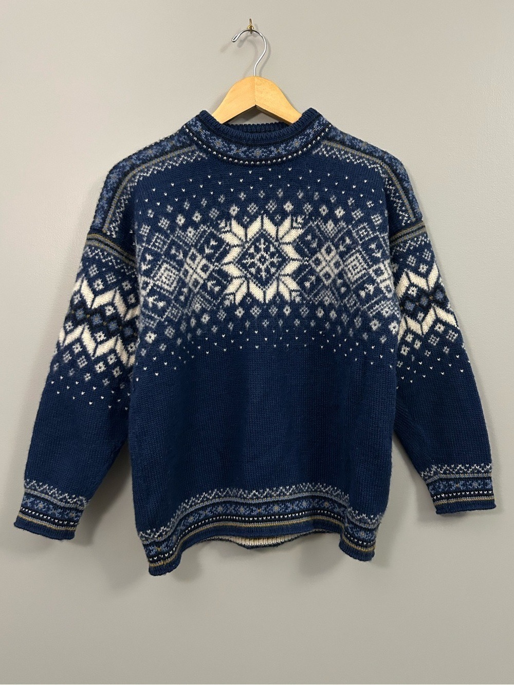 Dale of Norway Navy and White Fair Isle Crewneck Sweater Medium